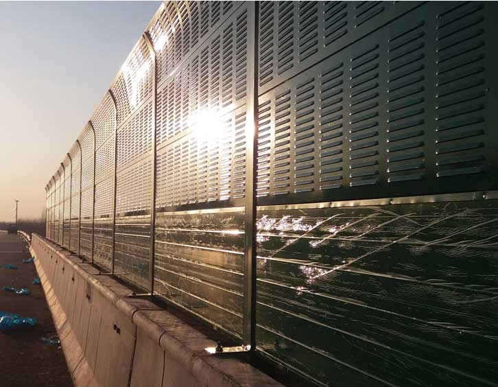 濟(jì)東高速公路橋梁聲屏障